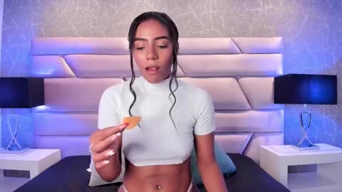 Snapshot of chloetaylorr_ chatting on 25, 1, 2025 CHLOE online show from 25, 1, 2025