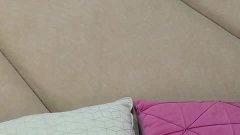 Chloe Vee online show from 23, 11, 2025