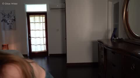 Chloe  online show from 21, 2, 2026