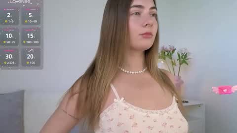 Snapshot of chloi_hes chatting on 18, 9, 2025 chloi_hes online show from 18, 9, 2025