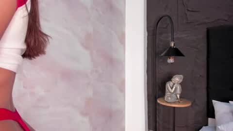 Chloe Scott online show from 14, 11, 2025