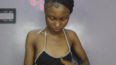 Snapshot of choco_petitqueen chatting on 12, 1, 2025 choco_petitqueen online show from 12, 1, 2025