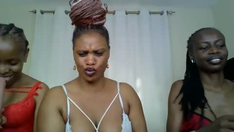 Snapshot of choco_violet chatting on 12, 2, 2025 VIOLET online show from 12, 2, 2025