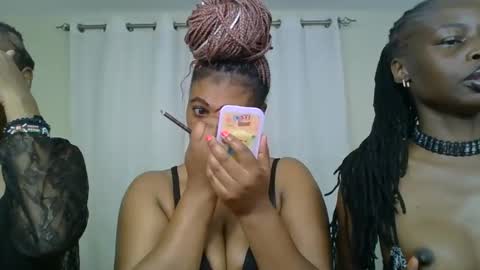 Snapshot of choco_violet chatting on 13, 2, 2025 VIOLET online show from 13, 2, 2025