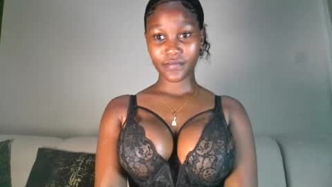 Snapshot of chocolate_divaa chatting on 8, 8, 2026 chocolate_divaa online show from 8, 8, 2026