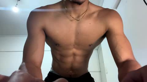 Snapshot of chocolate_sex436778 chatting on 29, 5, 2026 thiango online show from 29, 5, 2026