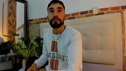 chris_kizz online show from 12, 1, 2025