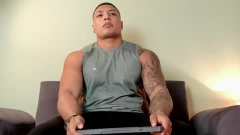 Snapshot of chris_macgregoor chatting on 14, 2, 2025 Chriz online show from 14, 2, 2025