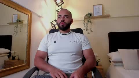 Snapshot of chris_varden chatting on 21, 5, 2026 Chris Varden online show from 21, 5, 2026