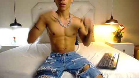 Snapshot of chris_weell chatting on 22, 12, 2024 Chris Weell online show from 22, 12, 2024