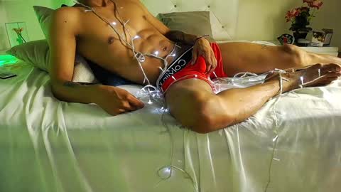 Snapshot of chris_weell chatting on 24, 12, 2024 Chris Weell online show from 24, 12, 2024