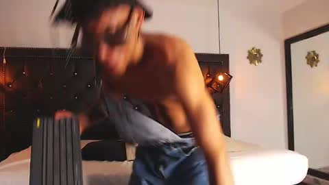 Snapshot of chris_weell chatting on 24, 12, 2024 Chris Weell online show from 24, 12, 2024