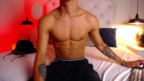 Snapshot of chris_weell chatting on 26, 12, 2024 Chris Weell online show from 26, 12, 2024