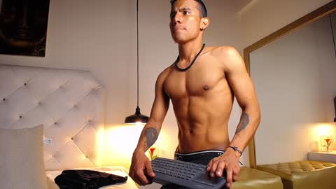 Snapshot of chris_weell chatting on 15, 1, 2025 Chris Weell online show from 15, 1, 2025