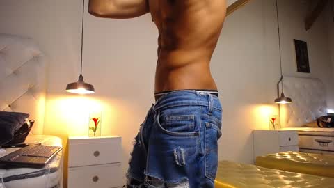 Snapshot of chris_weell chatting on 18, 1, 2025 Chris Weell online show from 18, 1, 2025