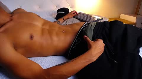 Snapshot of chris_weell chatting on 15, 2, 2025 Chris Weell online show from 15, 2, 2025