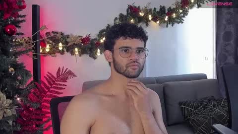 Im Chirs IM MODEL INDEPENDT online show from 3, 12, 2024