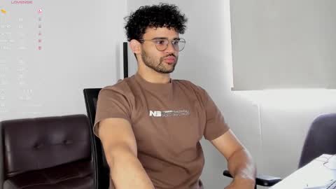 Im Chirs IM MODEL INDEPENDT online show from 27, 10, 2025