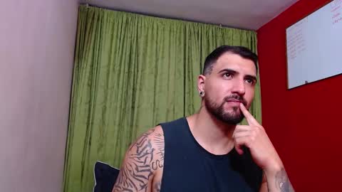 Snapshot of chriss_james chatting on 4, 3, 2025 chriss_james online show from 4, 3, 2025