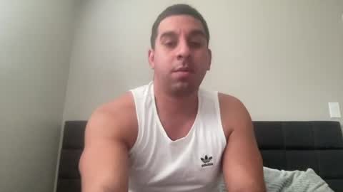 Snapshot of christian0204 chatting on 17, 11, 2025 jhonatan online show from 17, 11, 2025