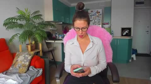 Snapshot of christina_hot chatting on 15, 2, 2025 Chris online show from 15, 2, 2025