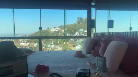 Christina Sage online show from 27, 9, 2025