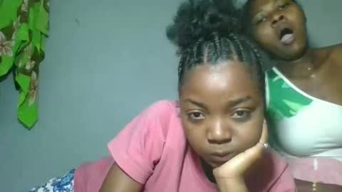 Snapshot of christine985 chatting on 21, 10, 2025 christine985 online show from 21, 10, 2025