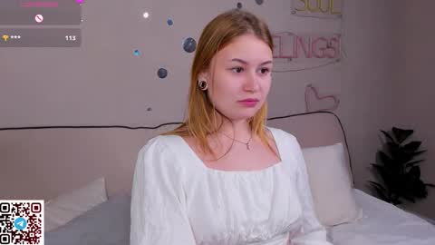 Snapshot of christine_wallker chatting on 12, 9, 2025 christine_wallker online show from 12, 9, 2025