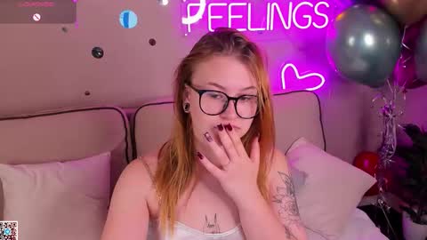 Snapshot of christine_wallker chatting on 18, 9, 2025 christine_wallker online show from 18, 9, 2025