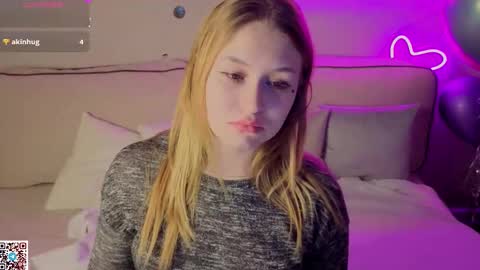 Snapshot of christine_wallker chatting on 6, 10, 2025 christine_wallker online show from 6, 10, 2025
