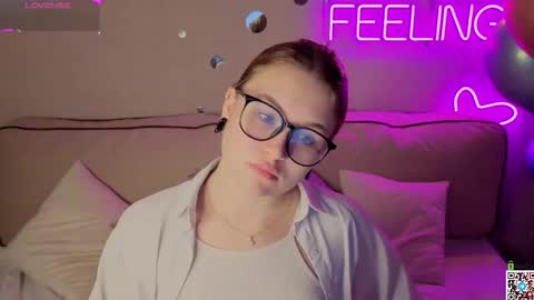 Snapshot of christine_wallker chatting on 7, 10, 2025 christine_wallker online show from 7, 10, 2025