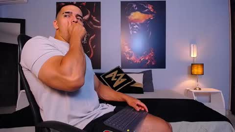 Snapshot of christopherblack_ chatting on 13, 9, 2025 Christopher Black online show from 13, 9, 2025
