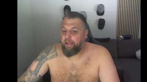 Snapshot of chrizz80 chatting on 18, 10, 2025 Chrizz online show from 18, 10, 2025