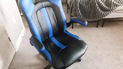 Snapshot of chuck0781 chatting on 10, 1, 2025 chuck online show from 10, 1, 2025