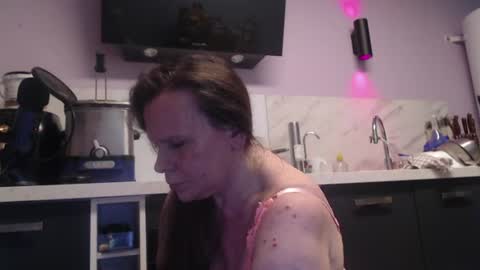 Snapshot of chwerry_b0 chatting on 7, 7, 2026 Jessica online show from 7, 7, 2026