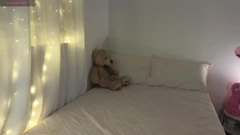 Snapshot of cielo_18d chatting on 12, 1, 2025 Mia online show from 12, 1, 2025