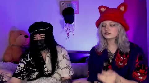 Snapshot of cigaretteduringsex chatting on 19, 9, 2025 Helen and Teya online show from 19, 9, 2025