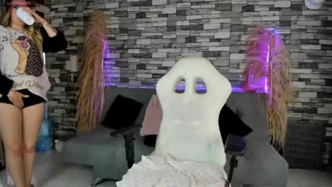 Ciindy Lovers online show from 4, 10, 2025