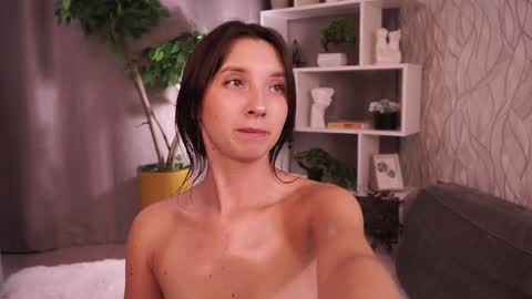   L  online show from 26, 9, 2025