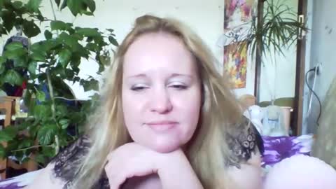 cinderella1204 online show from 9, 9, 2025