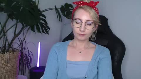 Snapshot of cinderellamoon chatting on 6, 5, 2026 Cinderella online show from 6, 5, 2026