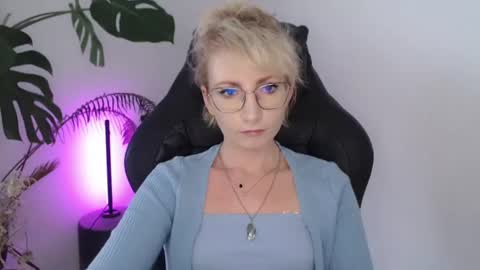 Snapshot of cinderellamoon chatting on 13, 7, 2026 Cinderella online show from 13, 7, 2026