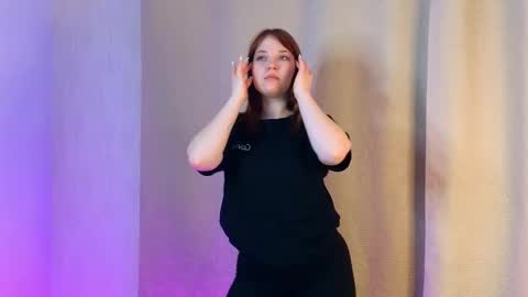 Snapshot of cindiehall chatting on 5, 3, 2025 cindiehall online show from 5, 3, 2025