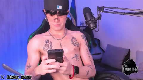 Snapshot of cinnamon_boyxxx chatting on 21, 9, 2025 David Independent Model online show from 21, 9, 2025