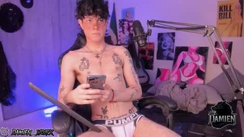 Snapshot of cinnamon_boyxxx chatting on 4, 11, 2025 David Independent Model online show from 4, 11, 2025