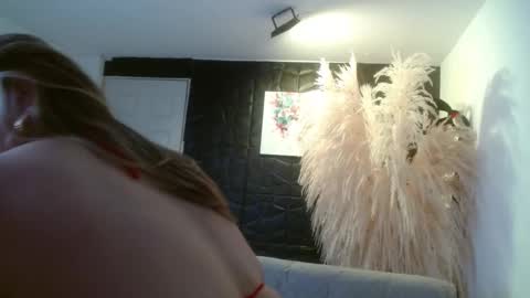 Snapshot of cinthia1609 chatting on 1, 12, 2025 cinthia1609 online show from 1, 12, 2025