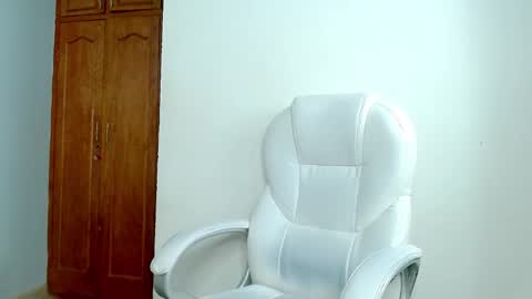 Cintia Hills online show from 24, 12, 2024