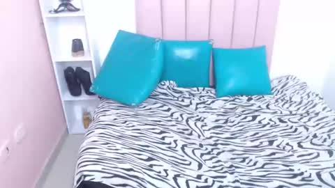 Snapshot of cintia_moretti chatting on 30, 11, 2025 cintia_moretti online show from 30, 11, 2025