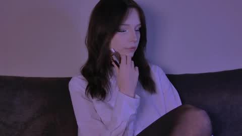 Claire Bennett online show from 27, 4, 2026