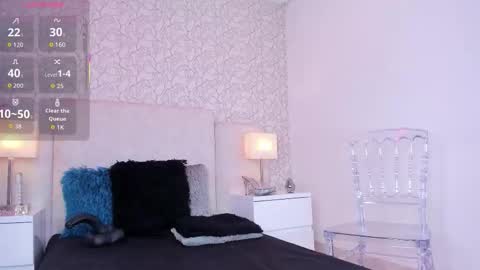 Claire Miller online show from 15, 11, 2025